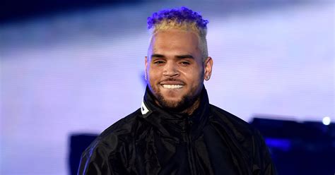 Chris Brown Goes Viral For His Bulge After Being Twerked On By。